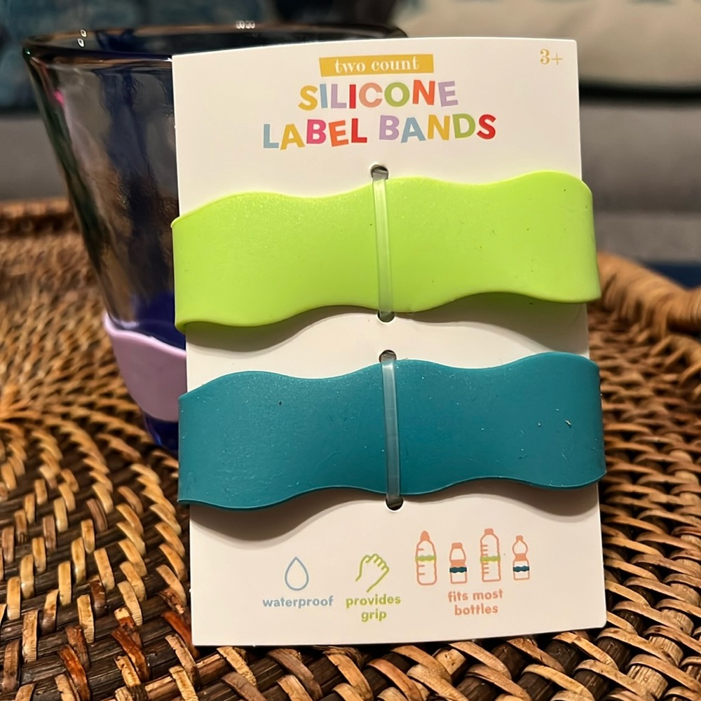 Silicone bands. Set of 2. Identify your water bottle or help small hands grip